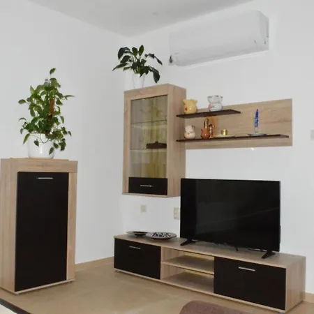 Apartman In Krk Insel Krk 31054 *